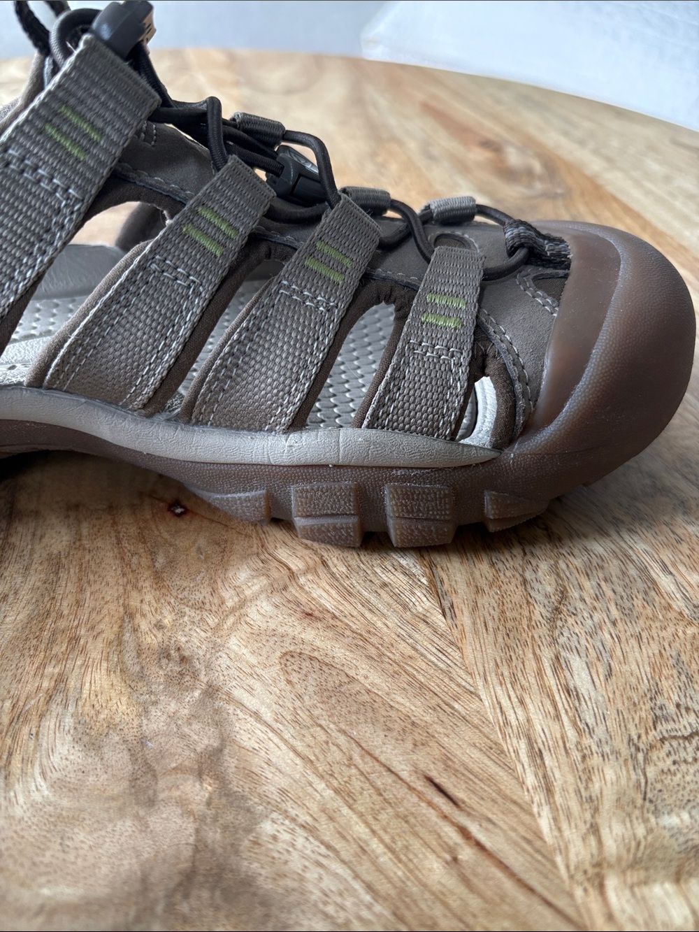 Keen Women’s Brown and Gray Slip-On Hiking Sandals - Picture 9 of 9